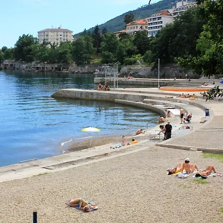 Lägenhet With A Parking Space Lovran, Opatija - 7743 *